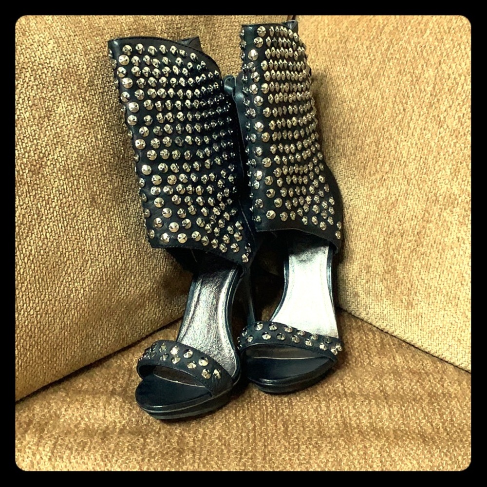 ZiGiny “Starter” Studded Bootie/Heels Size 7.5